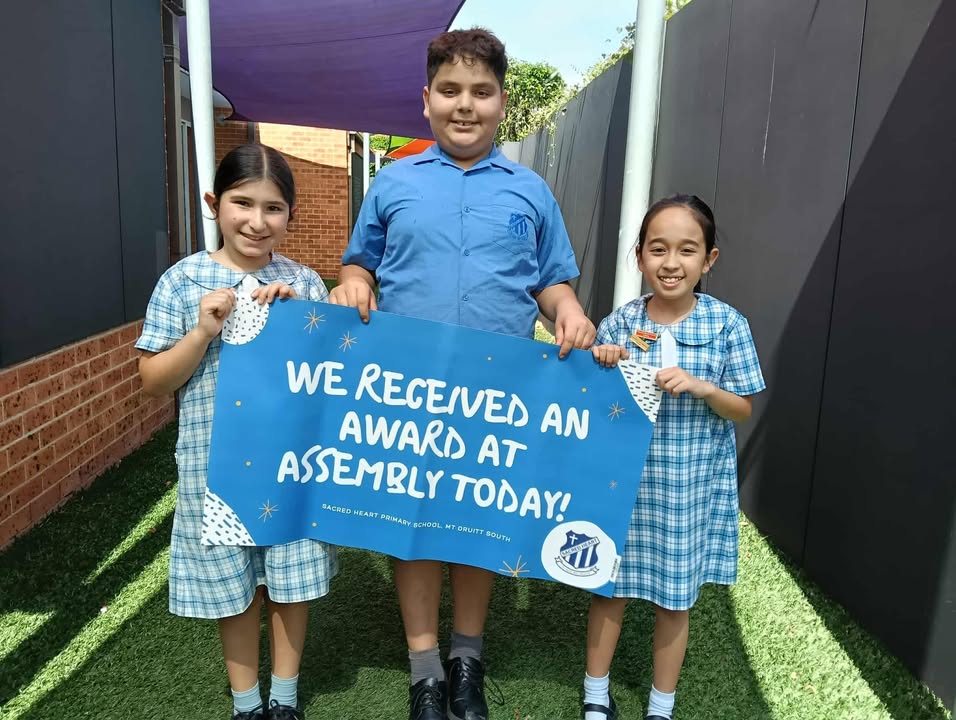 164343123018956_811280858325176-1