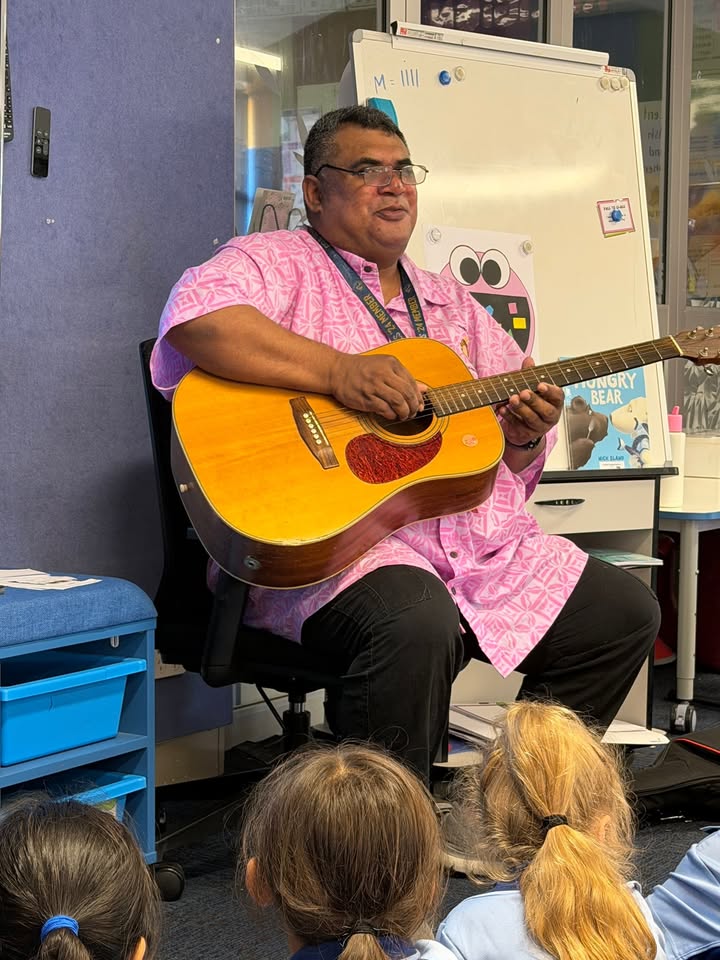 164343123018956_907682775351650-1