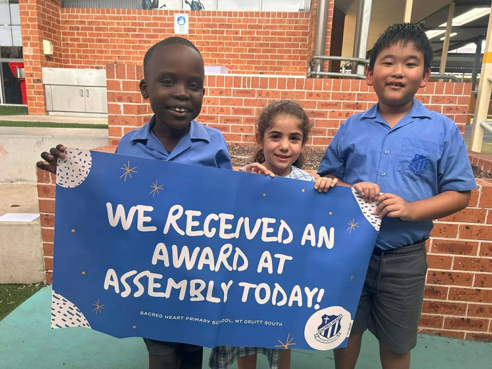 164343123018956_919735114146416-1